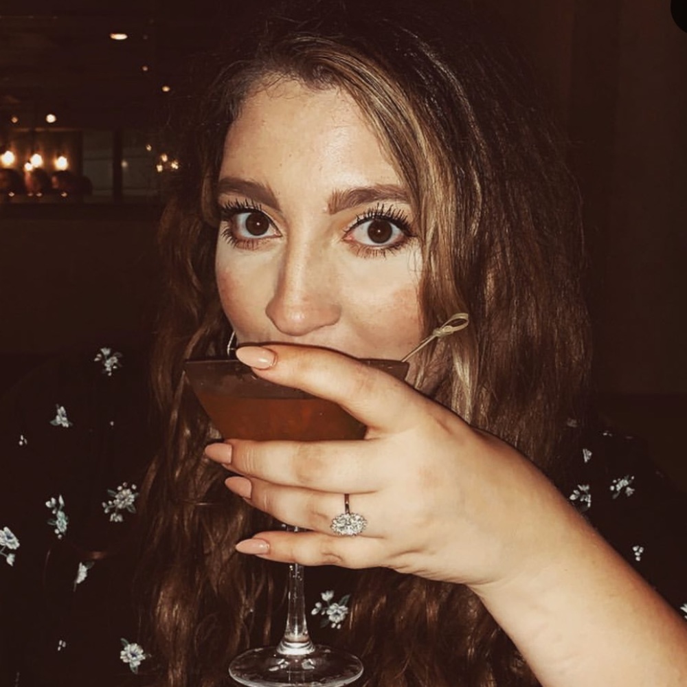 Meet your Posher, Alexis